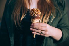 あなたの食生活、乱れていませんか?食事からニキビを撃退する方法!