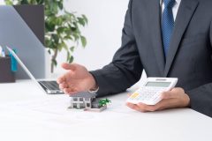 不動産は売却に出すべき?賃貸として貸した方がいい?