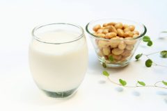 豆乳で美白に!シミ・そばかすにいいって本当?