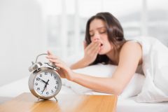 眠たい朝や忙しい朝の寝癖どうしよう…!?カンタン寝癖の直し方♪