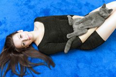 姿勢が悪いと胸が小さくなる?!猫背を治してバストアップ!