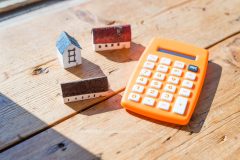 住宅ローンの審査は消費者金融から借り入れがあると通らない?