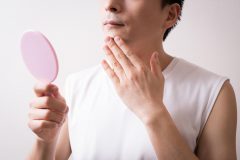 胸毛脱毛で脱毛テープは効果なし?ガムテープで脱毛はNG?