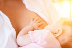 産後・卒乳後のバストケアは大事!ママになっても美バストをキープ♪