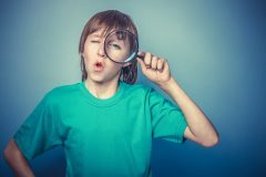 抜け毛の抜け方と毛根をチェック!あなたの抜け毛の原因がわかる?!