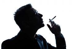 やっぱりタバコを吸うのは薄毛の原因?禁煙すると髪の毛が生えるの?