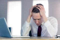 抜け毛が気になる時に行く病院は皮膚科?何科に行くべき?