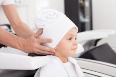 あなたの頭皮、乾燥してない?頭皮の保湿は薄毛・抜け毛対策に効果的!