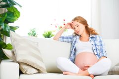 妊娠初期・妊娠中・産後の抜け毛がひどい・・・何か対策はないの?