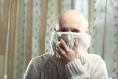 抗がん剤の副作用で髪の毛が抜けてしまった…予防できる?生えてくるの?
