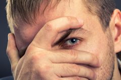 もしかしてこのままハゲちゃう…?!見逃さないで!「薄毛の兆候」とは