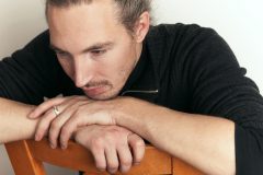 ヤバイ!最近、前髪が薄くなってきた…前髪からくる薄毛の原因は?