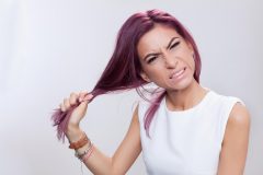 あなたは大丈夫?切れ毛をちぎる・枝毛を裂く…そんな癖、絶対NGです!