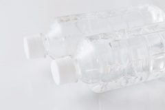 飲料水とウォーターサーバーの月々にかかる費用を比較