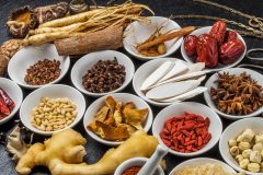 漢方薬を飲んで抜け毛対策ができる?!漢方と抜け毛の関係