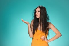 切れ毛ってなんでできるの?枝毛との違いは?切れ毛のメカニズムについて