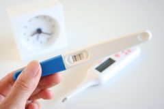 妊娠検査薬はいつから反応する?正しい使い方とおすすめ妊娠検査薬とは?