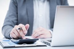投資信託の基準価額が下落してしまった!その要因は?売る方が良い?