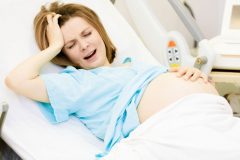 出産は何が起きるかわからない!予定通りに普通分娩できないケースとは?