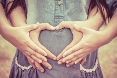 妊娠4か月の症状や過ごし方とは?【赤ちゃんとママの280日】