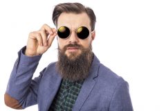 「プレミアムブラックシャンプー」の口コミは?成分や価格も紹介!