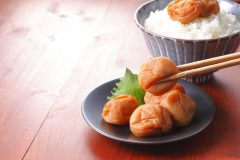 梅干しが便秘の悩みを何とかしてくれる?!理由と、オススメの食べ方は?
