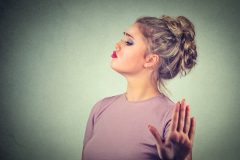 「ヒステリー女」とは呼ばせない!更年期のいらいら、もやもや解消法