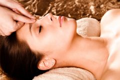 すぐに始められる!ツボの刺激が睡眠の質を上げるのに効果的!