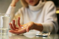更年期障害にはルビーナ?命の母?更年期を市販薬で乗り切るには