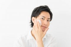 あなたは乾燥肌?オイリー肌?男性肌の特徴と化粧品の選び方を紹介!