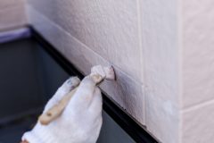 外壁塗装を業者に頼む場合とDIYする場合のメリット・デメリット