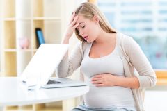 妊娠中はとにかく疲れやすい!?だるいような疲労感の原因と対策とは?