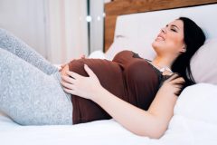 妊娠後期におこる出血の原因とは?少量やピンク色の血は大丈夫?