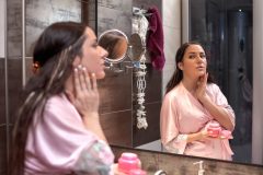 妊娠中は肌荒れやしみなどの肌トラブルが起きやすい!原因と対策とは?