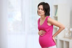 心臓がドキドキ…妊娠中は動悸・息切れしやすい?原因と対処法とは?
