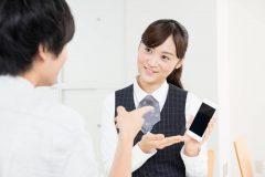 auひかりを「auショップ」で申し込むのはどうなの?ネット契約と比較