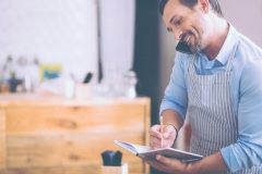 自営業でもカードローンでお金は借りれるの?おすすめ業者を紹介!
