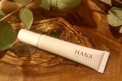 HANAオーガニック「ホワイトクリーム」でシミ対策!?口コミやレビューを紹介