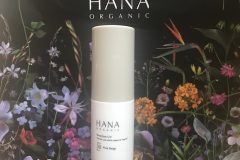 HANAオーガニックの「新生ウェアルーUV」のレビューや口コミを紹介