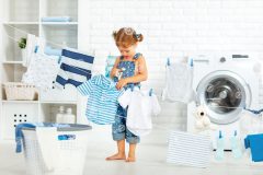 服についた不快なニオイを取りたい!それなら洗濯方法を変えるだけ?
