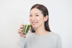 青汁と牛乳の相性っていいの?混ぜるときの割合や相乗効果を知りたい