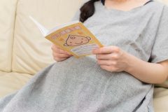妊娠をしたら交付される母子健康手帳の目的と内容は?いつ、どこでもらう?
