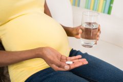 妊活・妊娠に必要な葉酸サプリの副作用は?過剰摂取の危険性はある?
