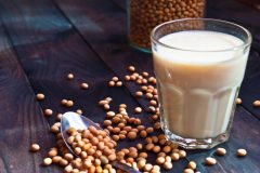 イソフラボンの効果とは?摂取できる食品と人気のイソフラボンサプリを紹介