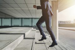 未経験から営業職へ転職することは可能?転職を成功させるポイントは?