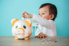 子ども医療費助成制度とは?助成内容の地域差や所得制限はあるの?