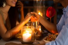 結婚記念日に夫へ財布や鞄をプレゼントってありなの?