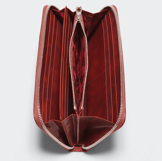 アニアリ　人気のジップ型の長財布に渾身のレザーを投入