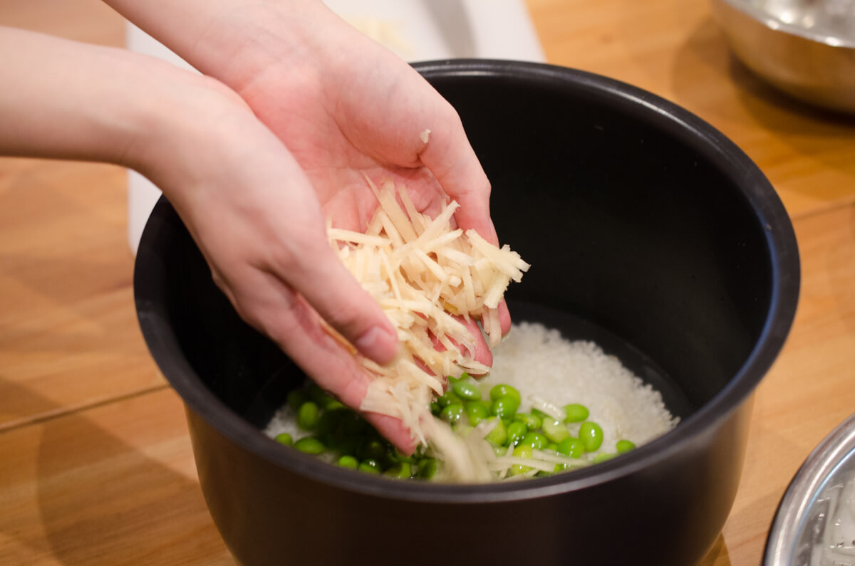 八尾えだまめと生姜の炊き込み御飯の作り方