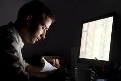 ブラック企業の激務に疲れたら、脱出する勇気を持って転職しよう!